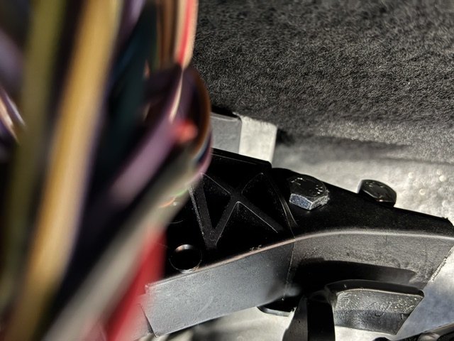 Left-foot accelerator repair on a Volkswagen Polo