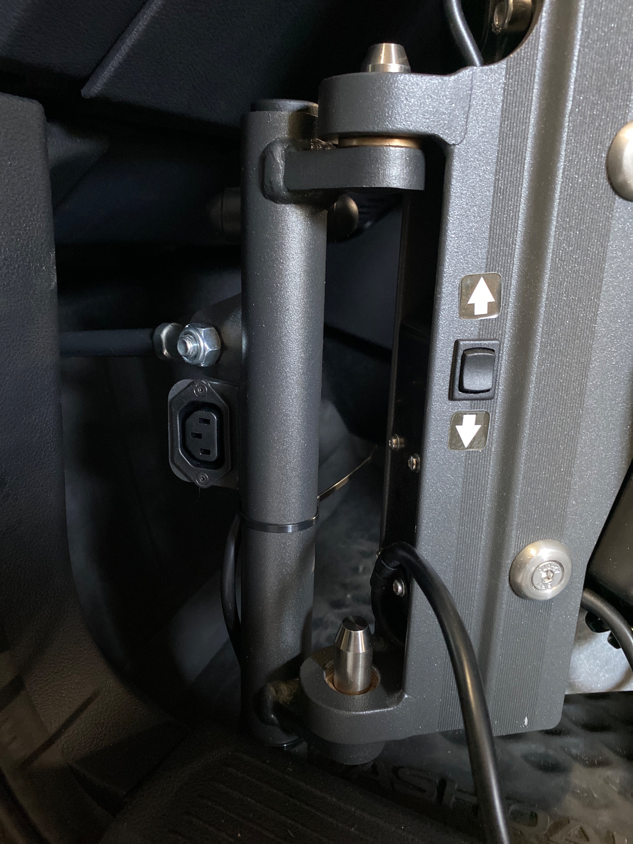 Autochair person lift fitted to a Nissan Qashqai