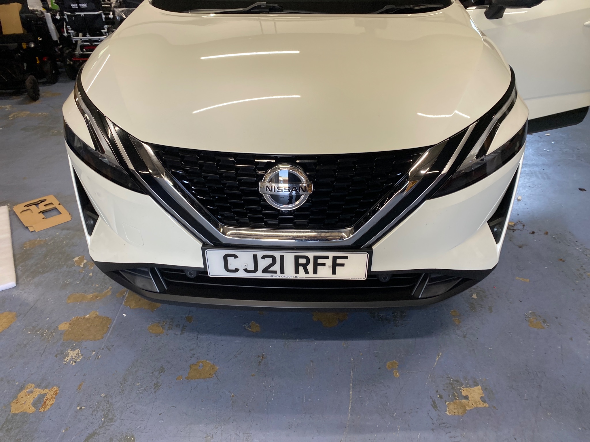 Autochair person lift fitted to a Nissan Qashqai