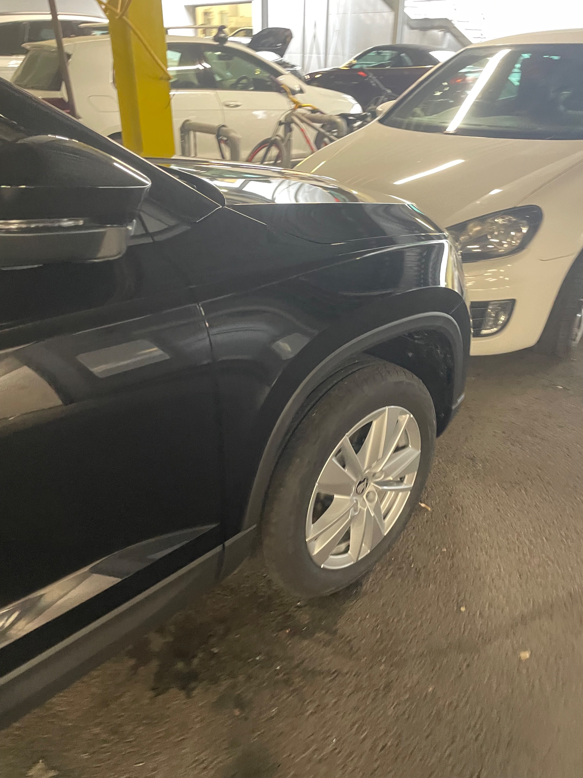 Boot hoist fitted to a Skoda Karoq by our Heathrow team