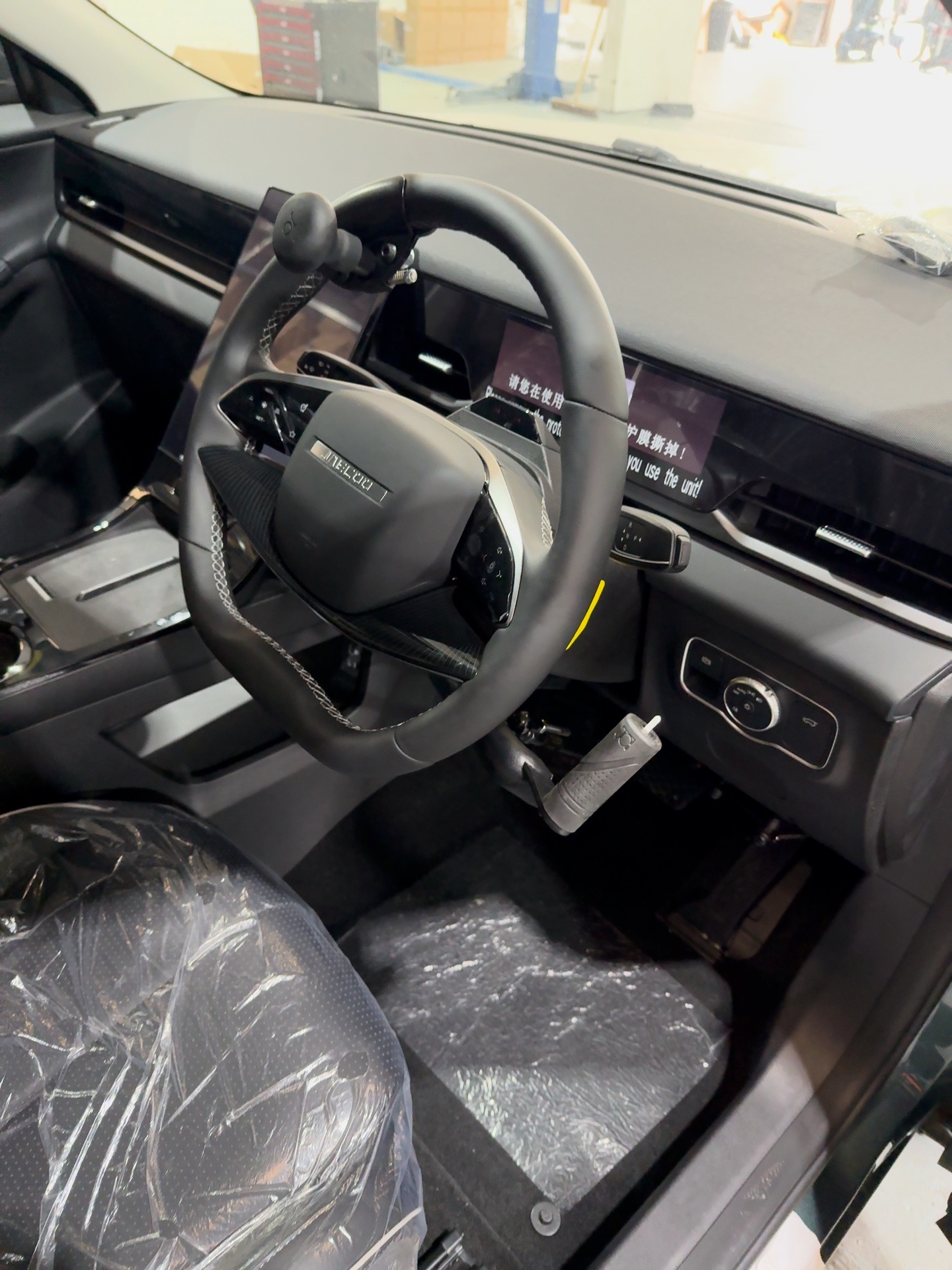 Jeff Gosling push pull hand controls fitted inside a Jaecoo 5 vehicle