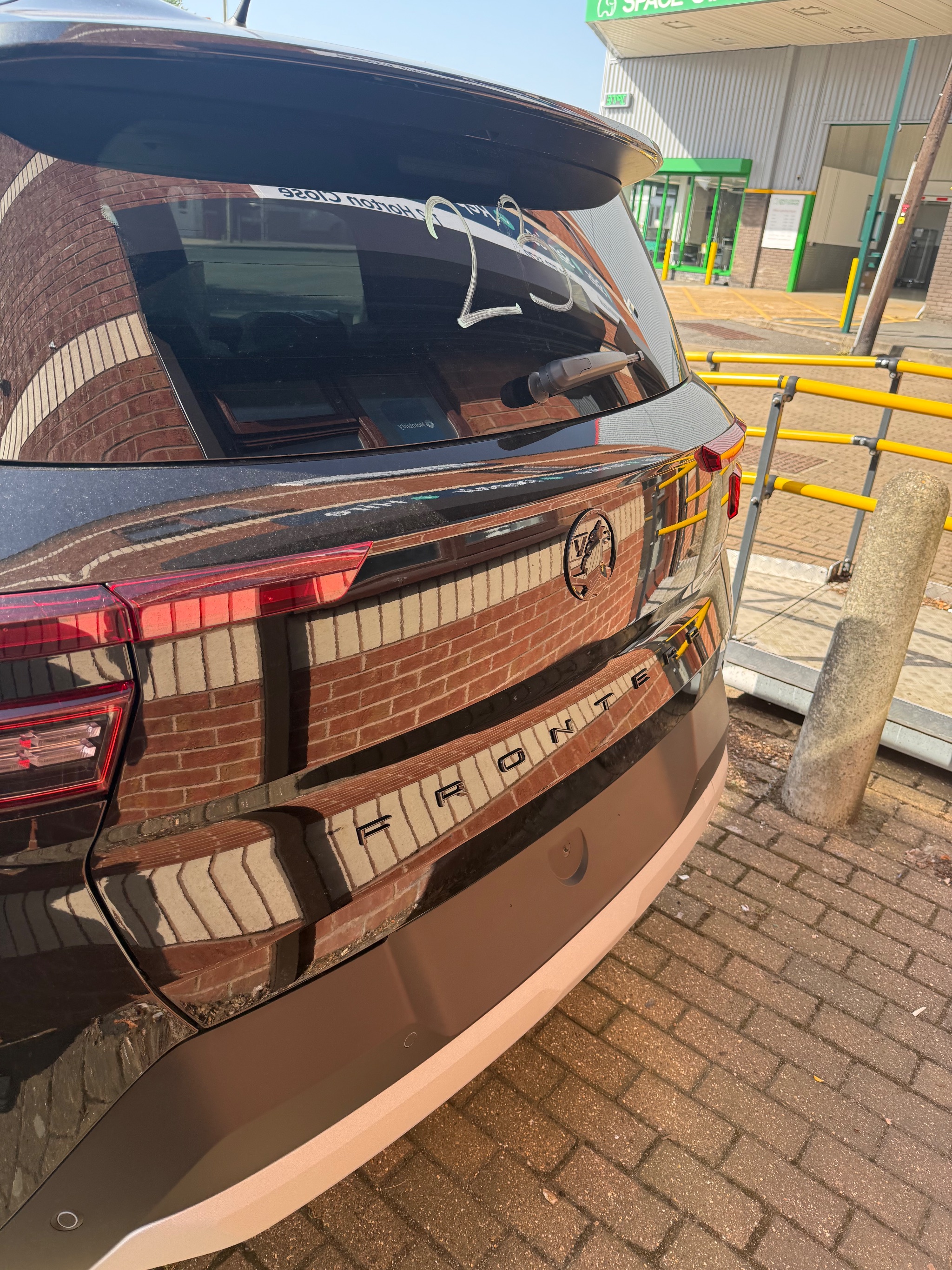 Passenger grab handle installed inside a Vauxhall Frontera
