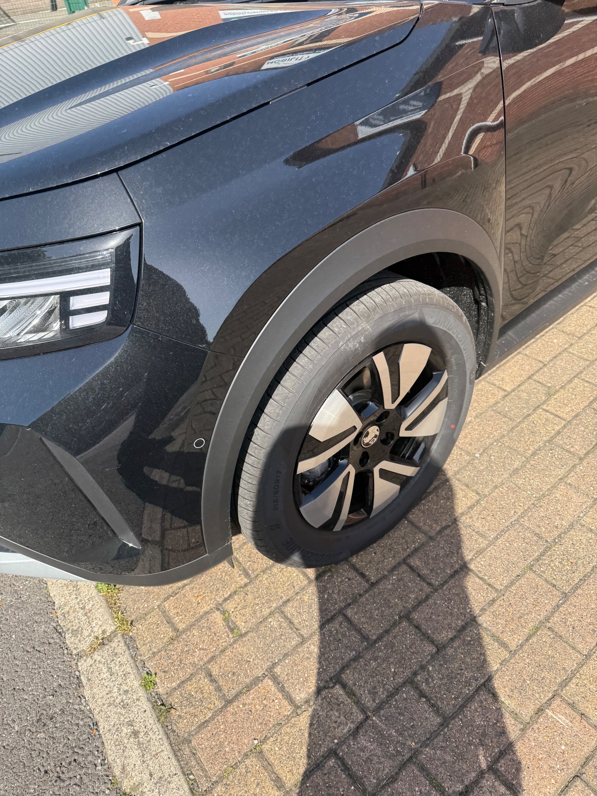 Passenger grab handle fitted to a Vauxhall Frontera at Heathrow