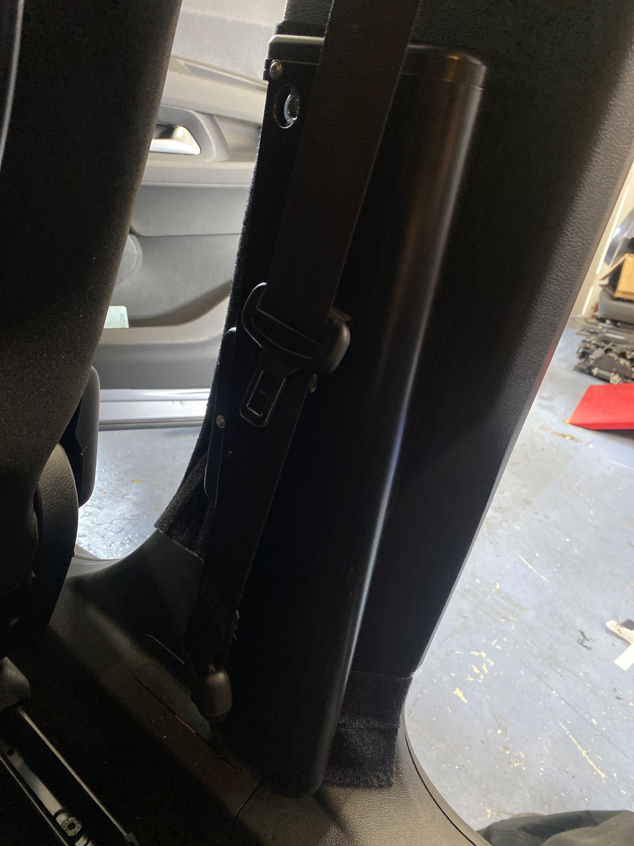 Electric transfer plate fitted to Peugeot Rifter EV