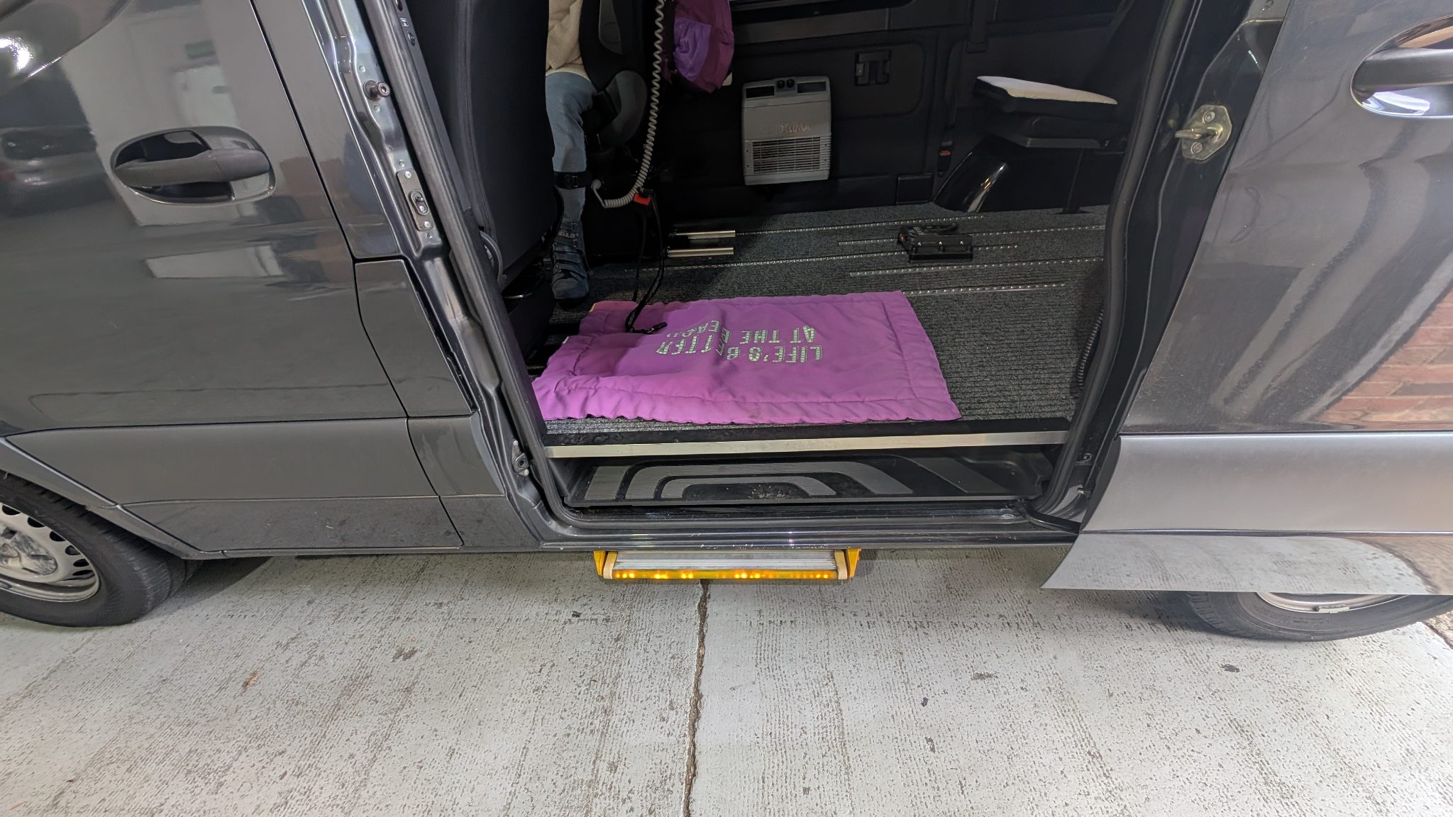 New 600mm electric side step mounted to vehicle frame