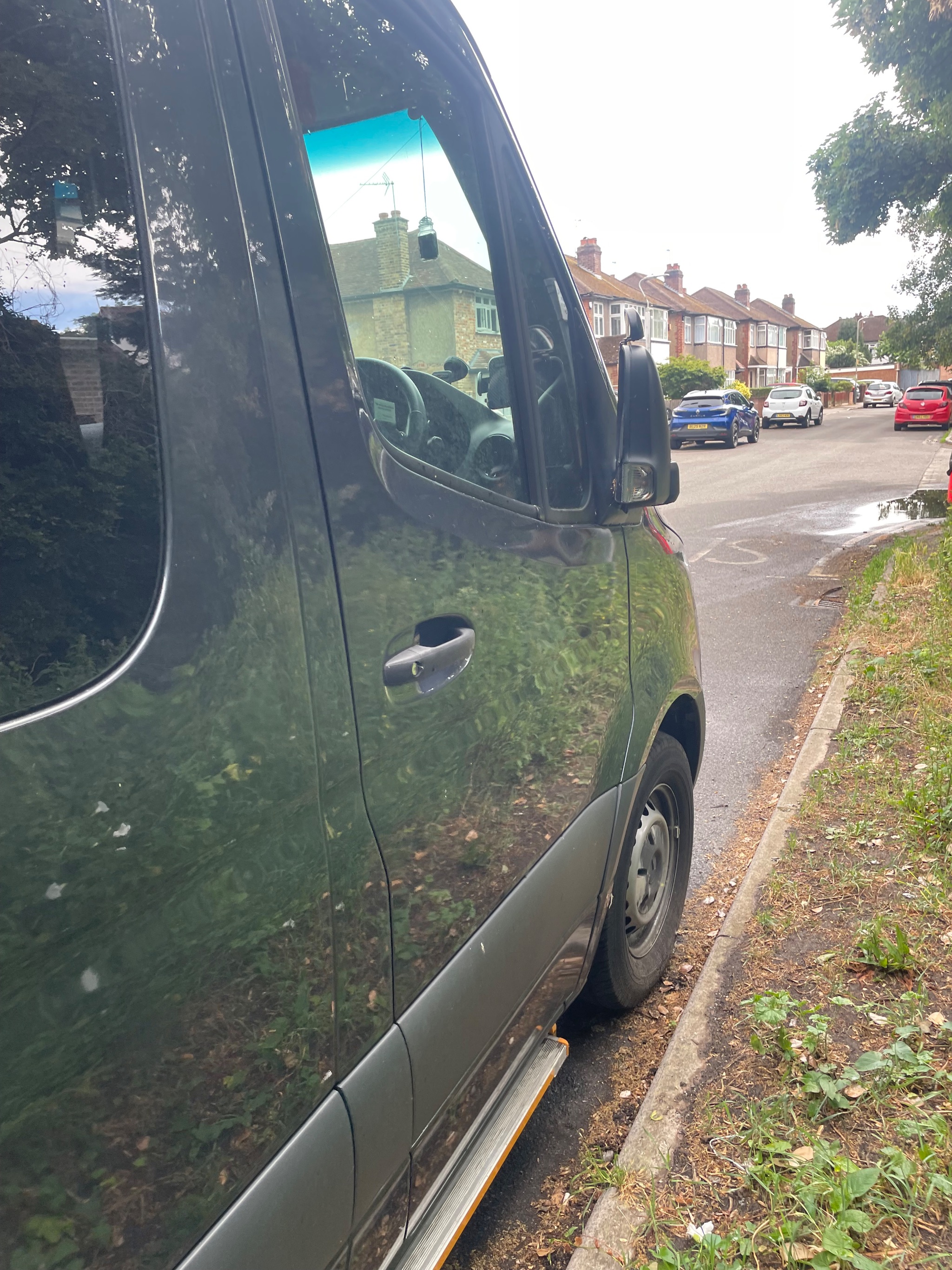 Replacement side step fitted at our Heathrow branch