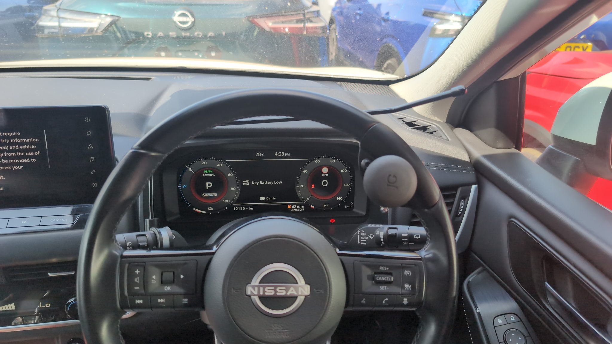 Quick release steering ball fitted to a Nissan steering wheel
