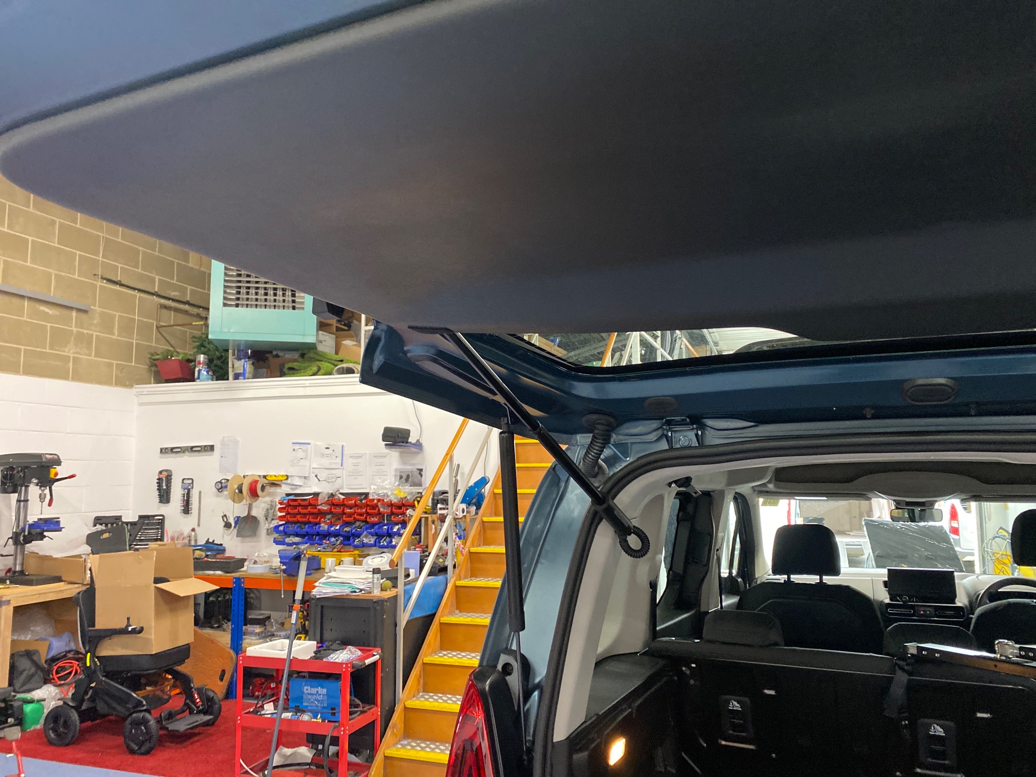 Jeff Gosling four-way boot hoist fitted in the rear of a Citroën Berlingo