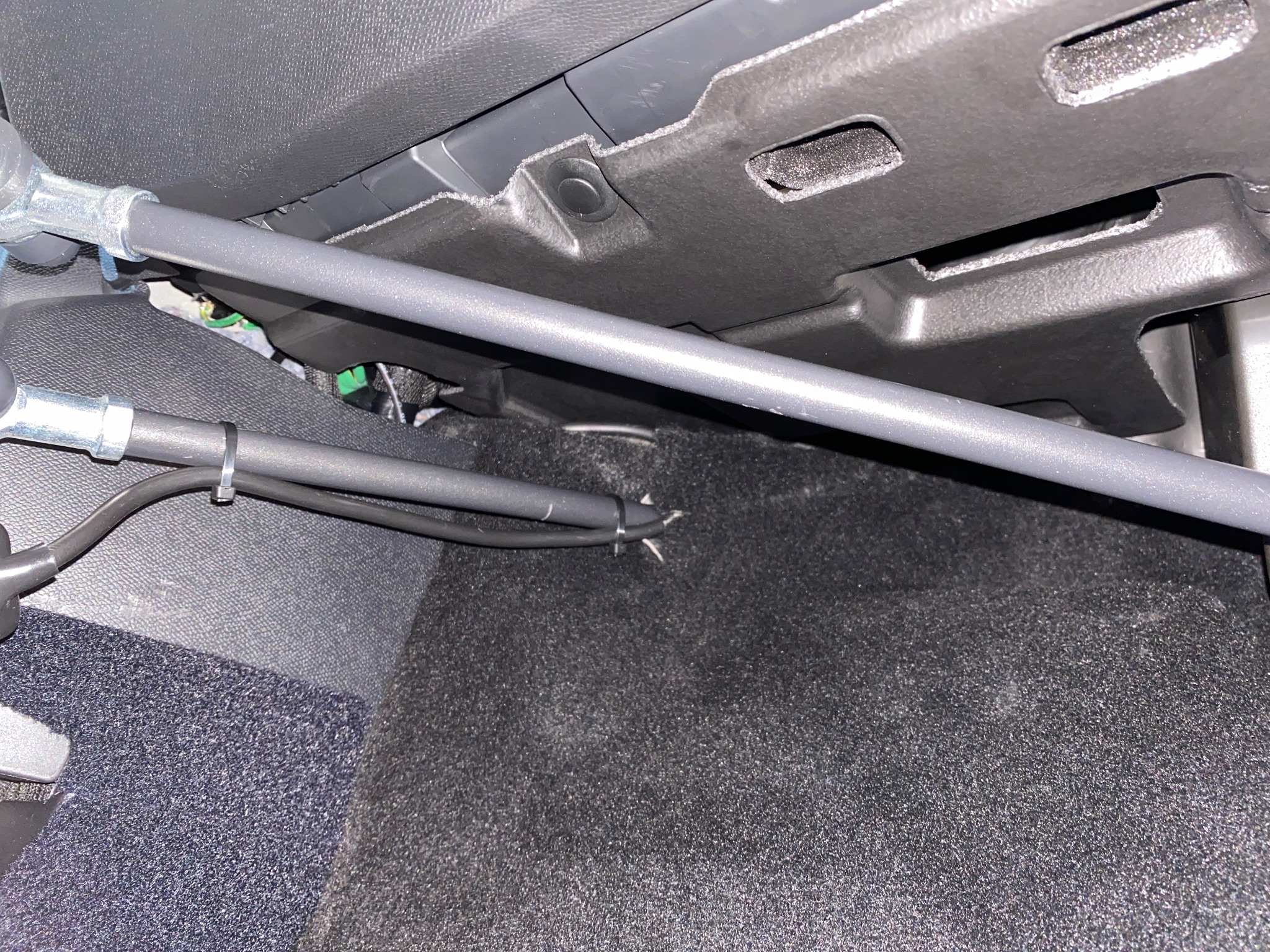 Autochair person lift fitted to a Vauxhall Grandland