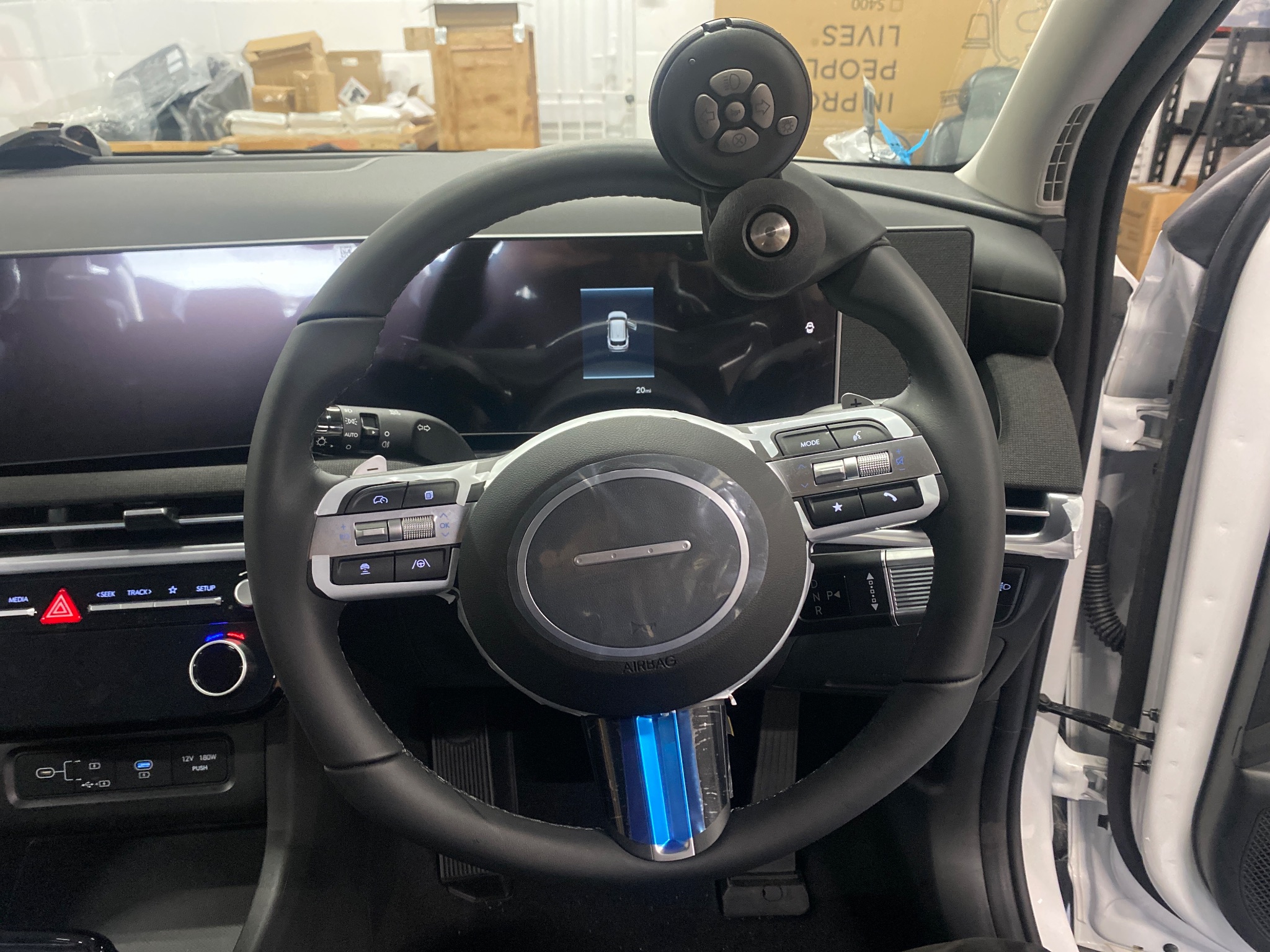 Lodgesons 7-way wireless controls fitted to a Hyundai Tucson