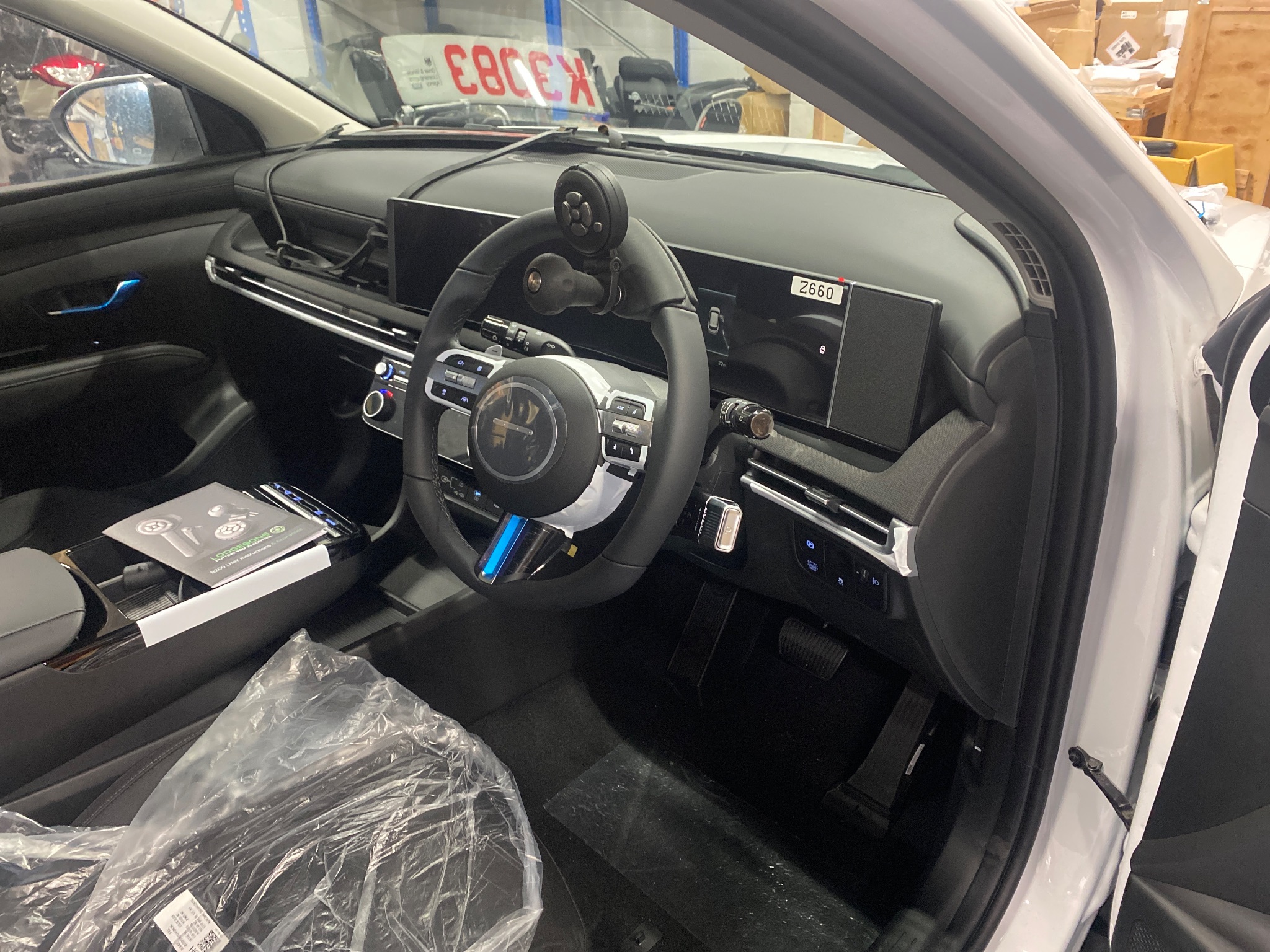 Lodgesons 7-way wireless controls fitted to a Hyundai Tucson