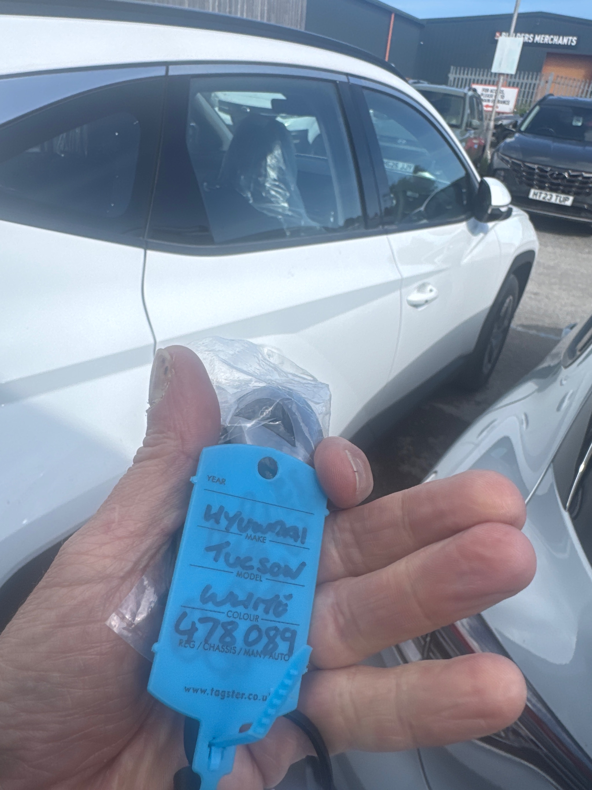 Lodgesons 7-way wireless controls fitted to a Hyundai Tucson