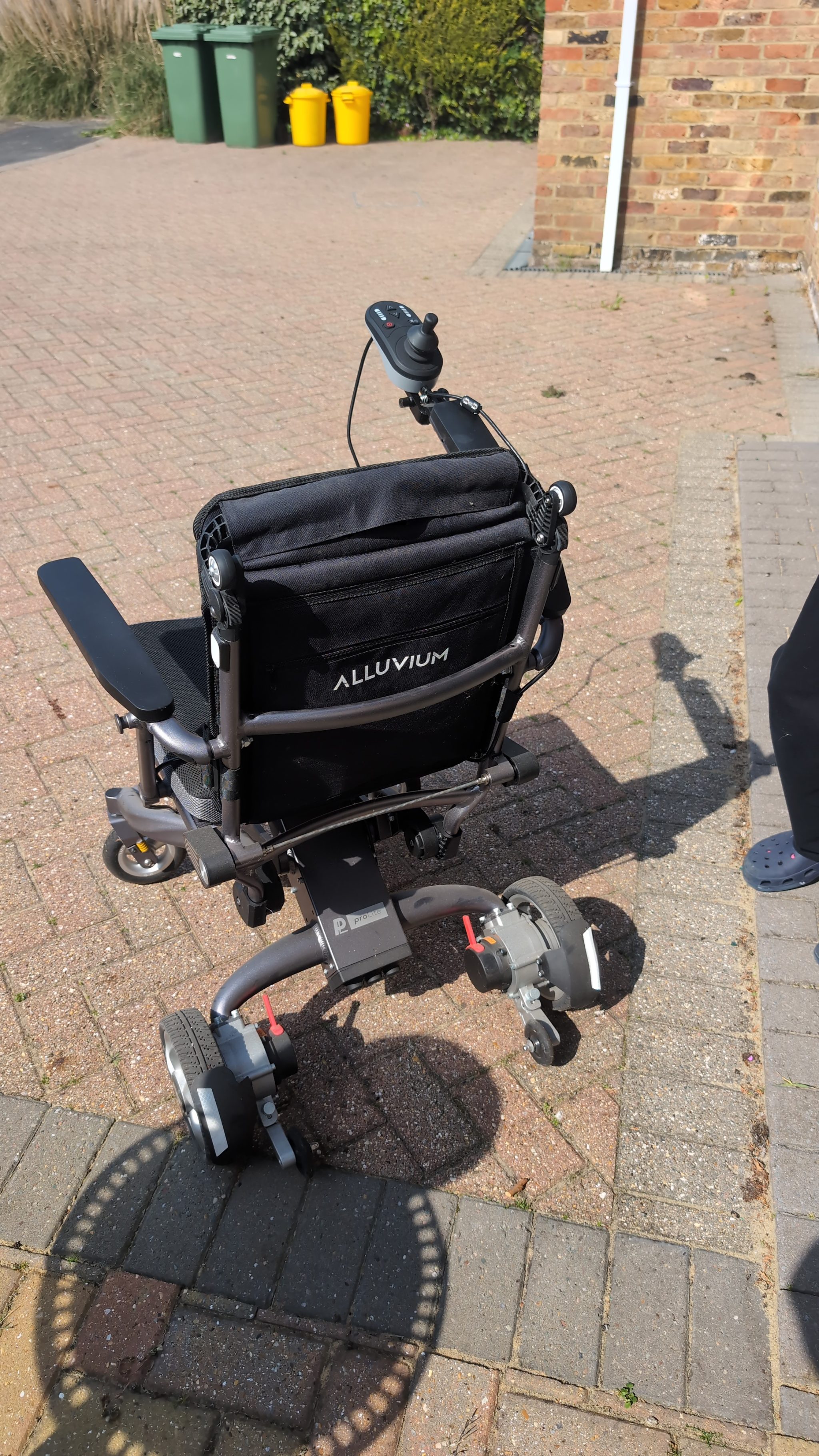 Testing wheelchair control system and battery voltage