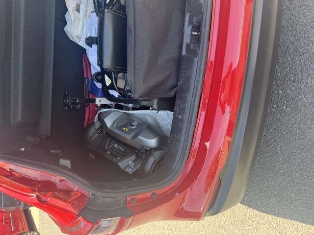 Jeff Gosling 4-way boot hoist installed in the boot of a Nissan Qashqai