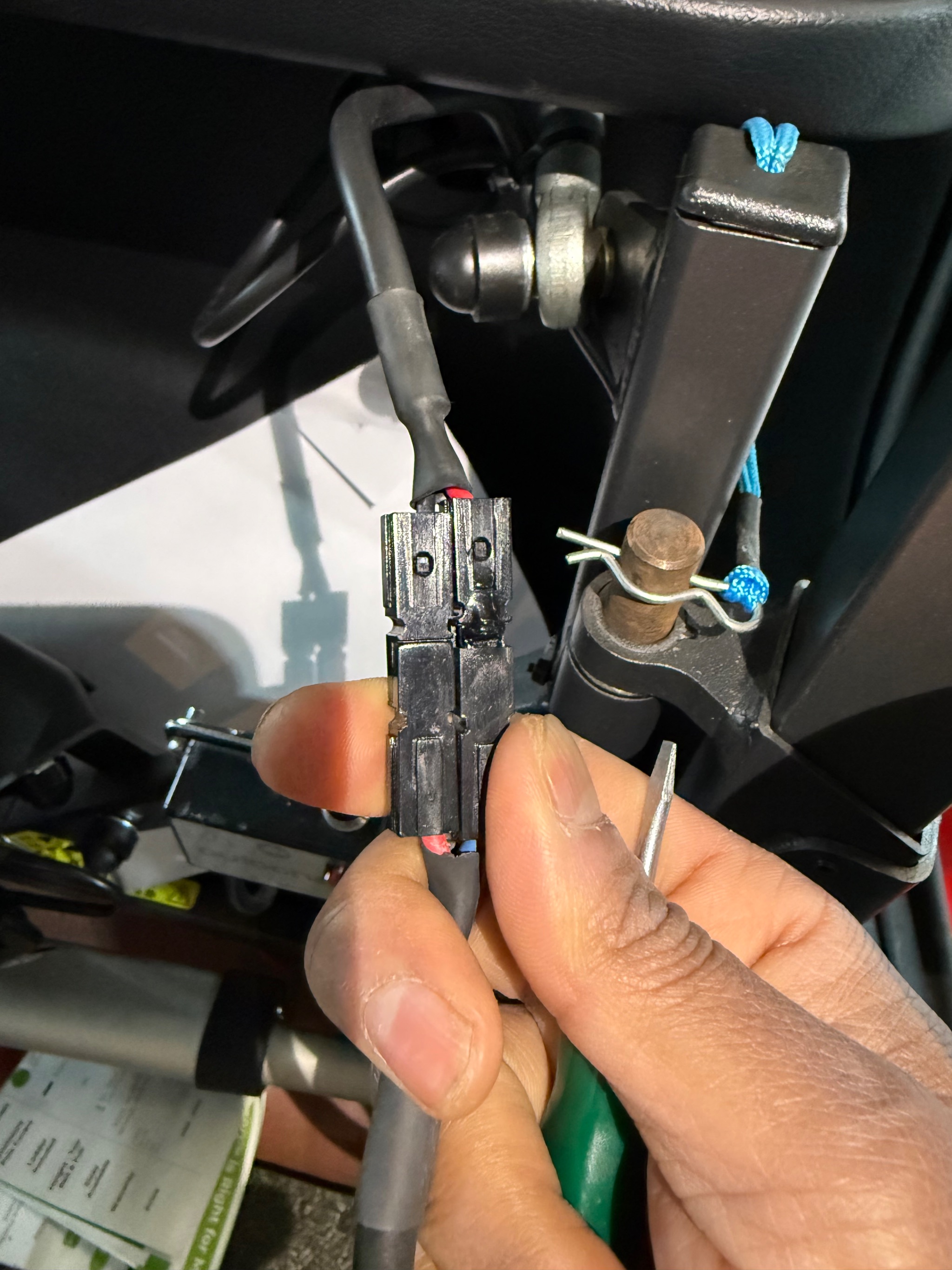 Boot hoist repair completed at our Heathrow branch