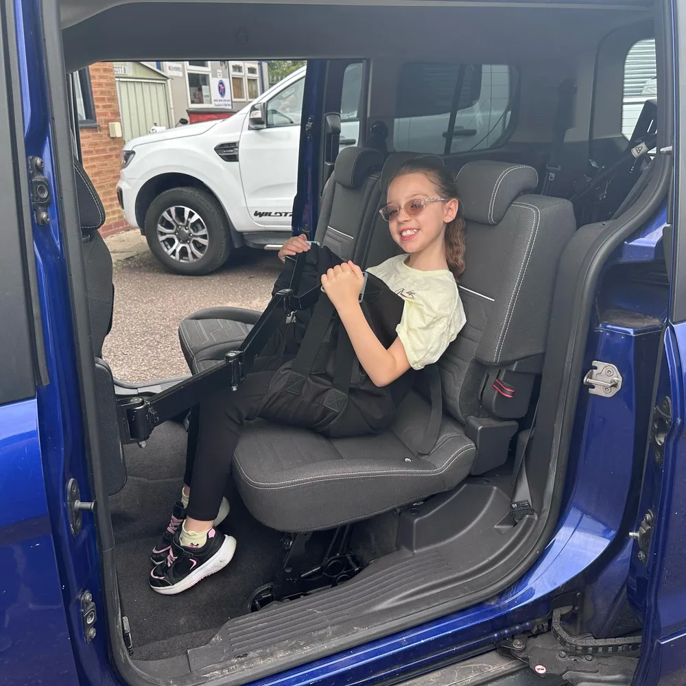 BAS (NW) Hurt Person Lift Up To 120kg For Rear and Front Seated Passengers mobility product 7