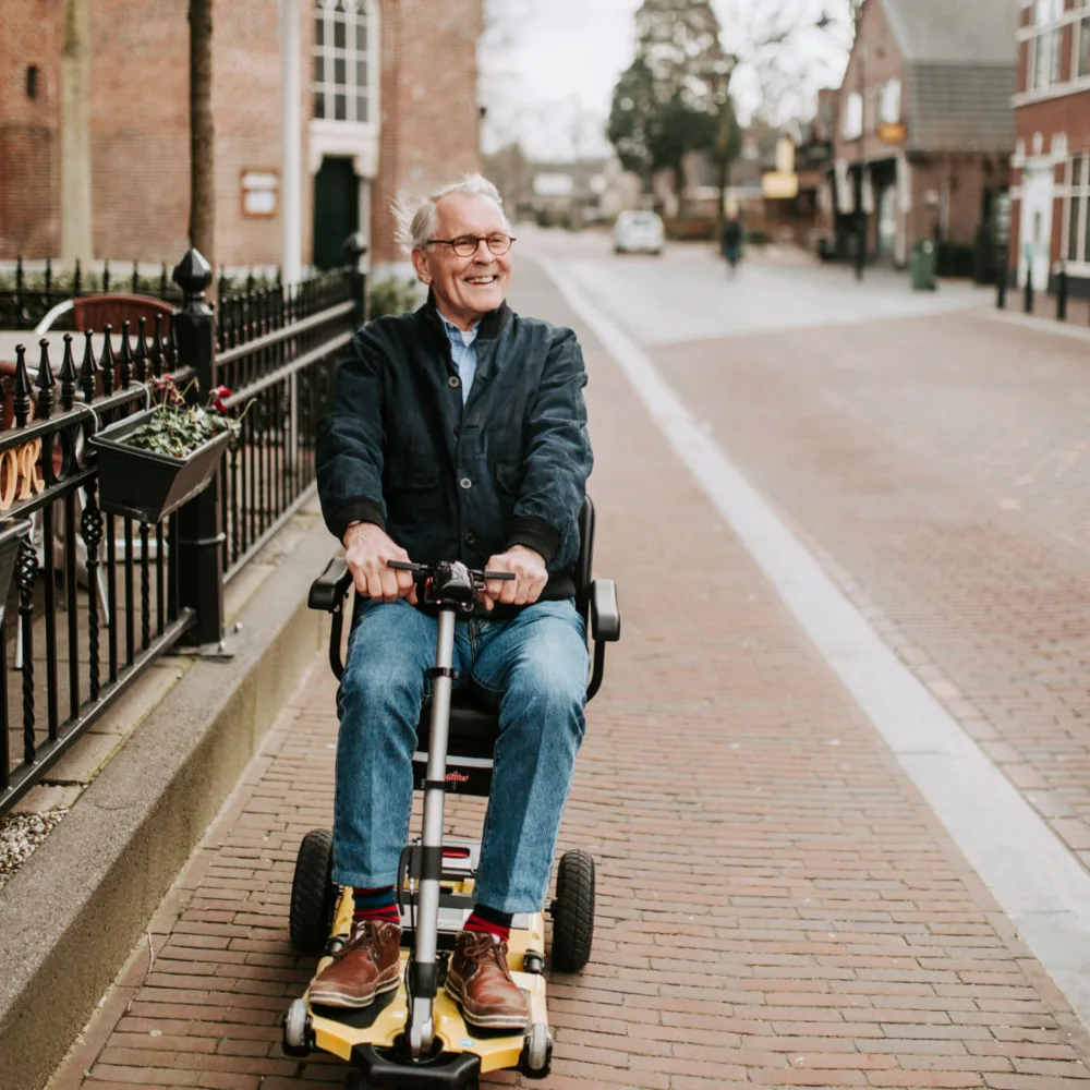 Luggie Super Heavy-Duty Folding Mobility Scooter  mobility product 6
